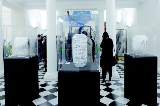 溫琴佐·桑弗(Vincenzo　Sanfo):意大利文化中心主席、國際著名策展人