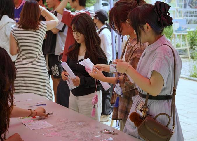 圖示, 示意圖

中度可信度描述已自動生成:ver1